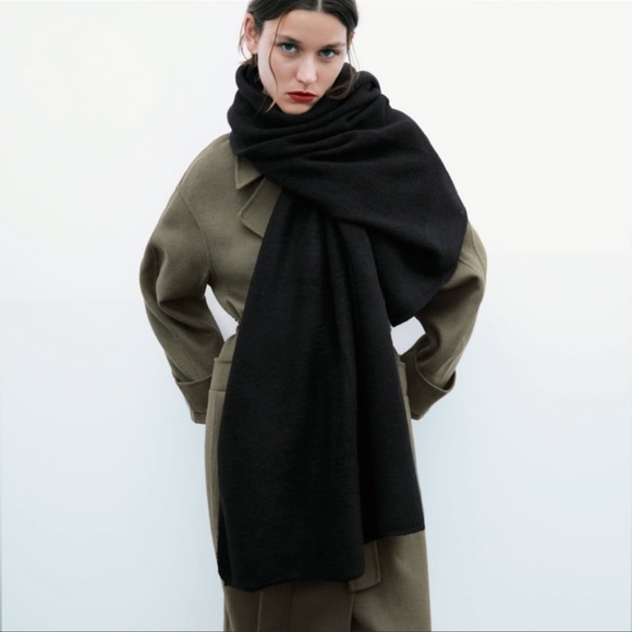 Zara Accessories - ZARA BNWT SUPER SOFT SCARF • BLACK